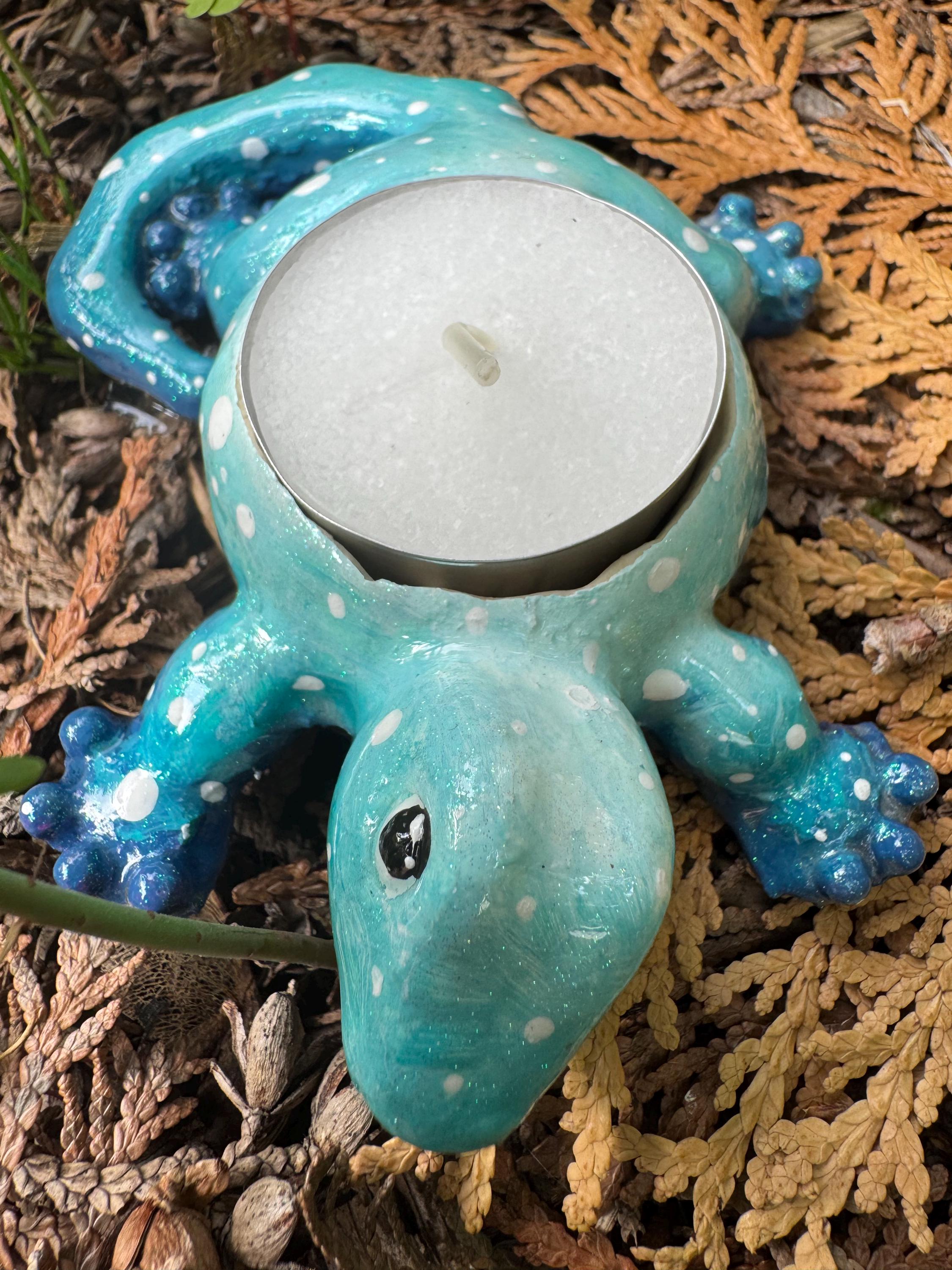 Snowy The Skink Tealight