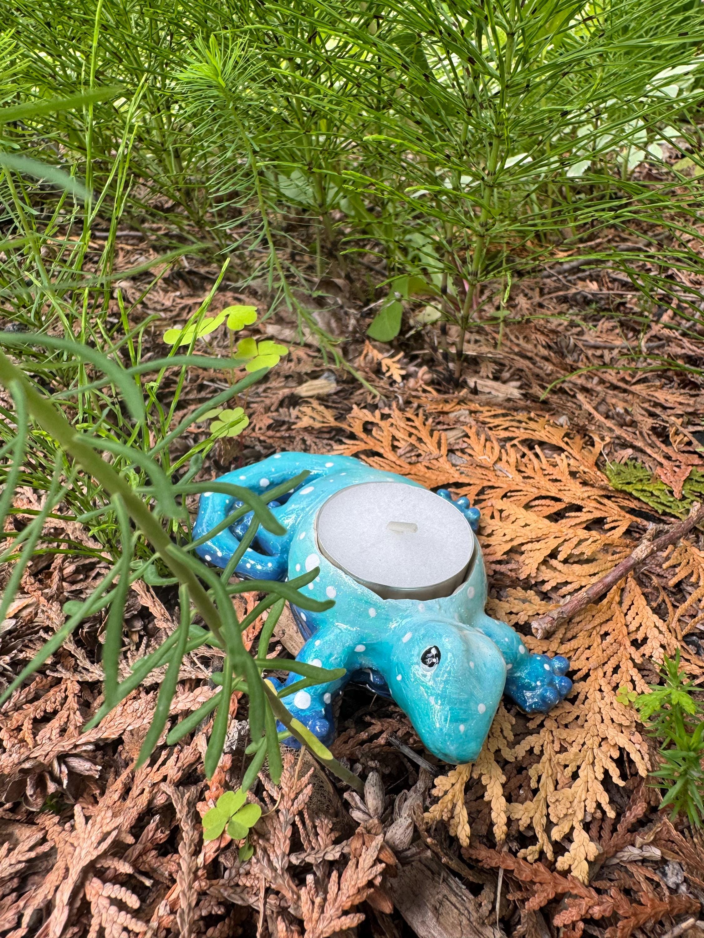 Snowy The Skink Tealight