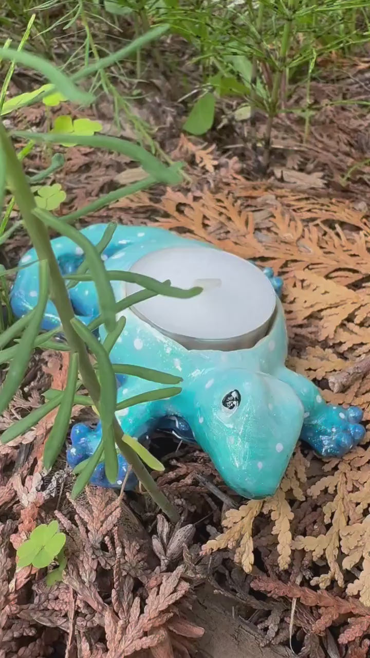 Snowy The Skink Tealight