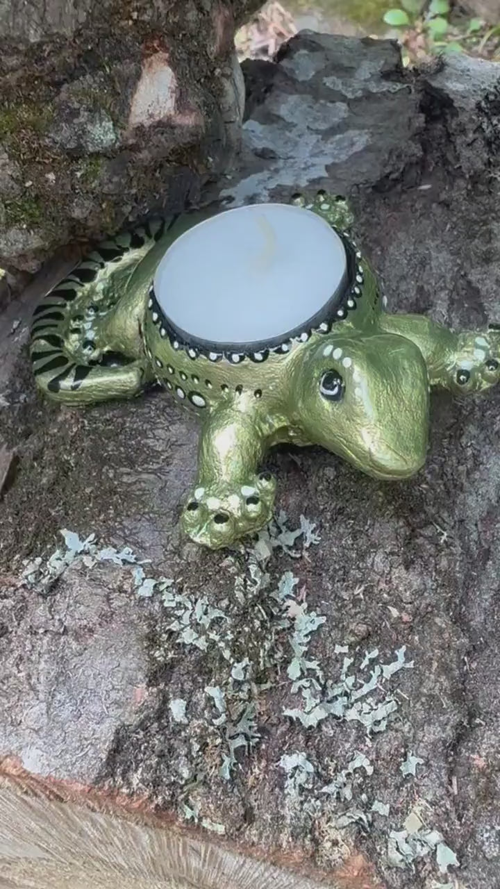Gold and Dotted Skink Tealight
